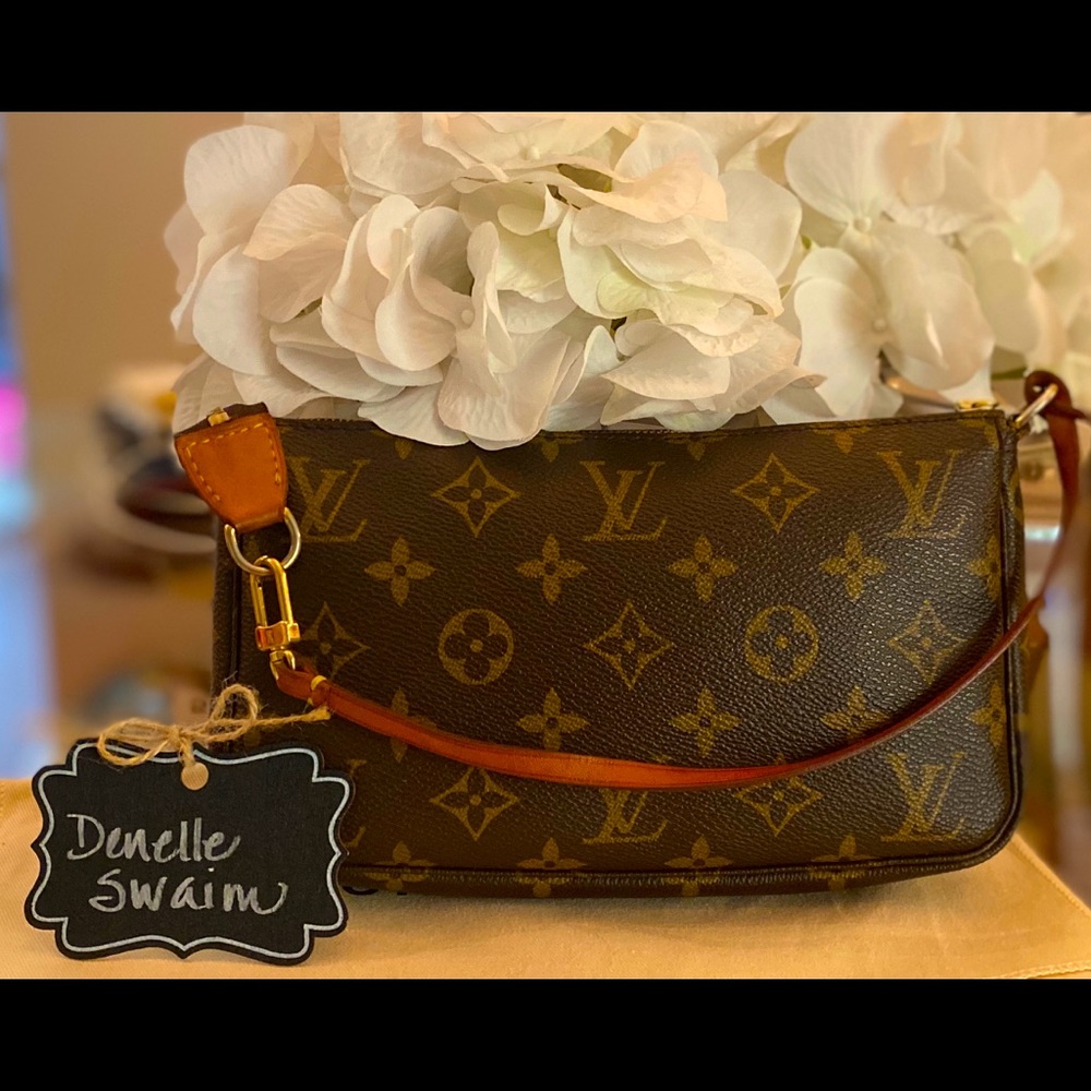 Authentic LOUIS Vuitton LV Pochette Accessories